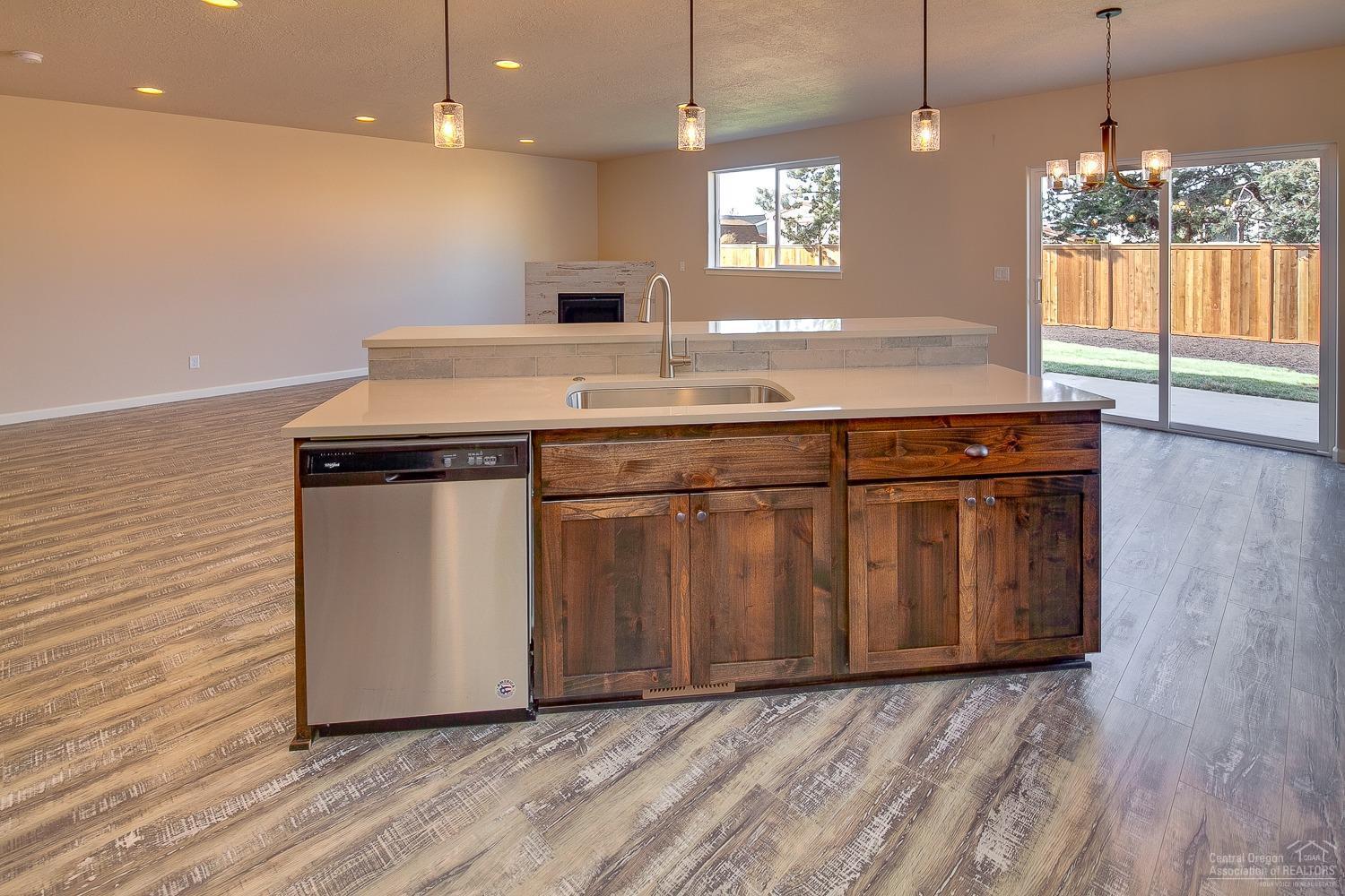 641 Northwest Rimrock Drive Redmond, OR 97756 - Photo 9 of 23 Additional Photo