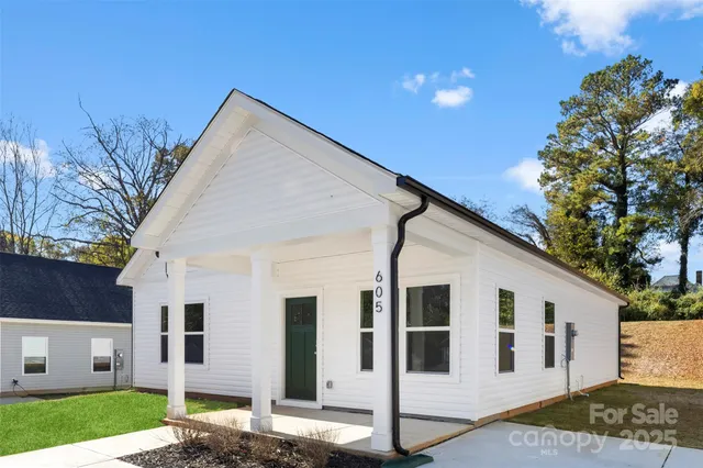 $235,000 | 605 Meadow Avenue, Spencer, NC 28159