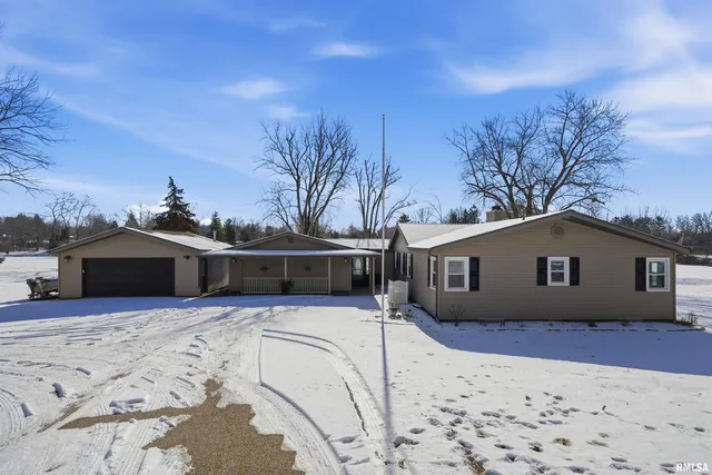 $465,000 | 16103 East Blackfoot Drive, Cuba, IL 61427