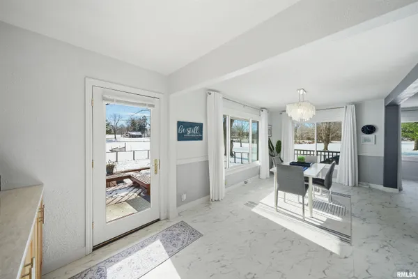 $450,000 | 16103 East Blackfoot Drive, Cuba, IL 61427