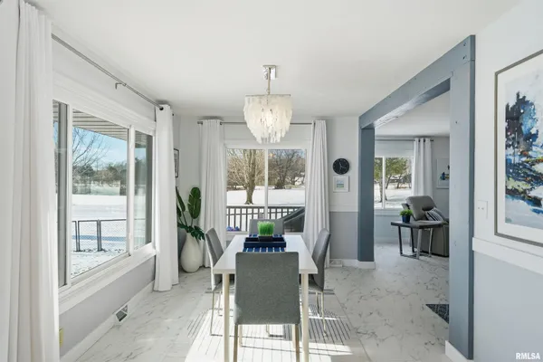 $450,000 | 16103 East Blackfoot Drive, Cuba, IL 61427