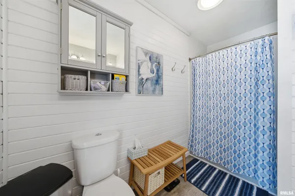 $450,000 | 16103 East Blackfoot Drive, Cuba, IL 61427