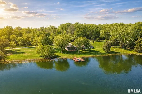 $450,000 | 16103 East Blackfoot Drive, Cuba, IL 61427