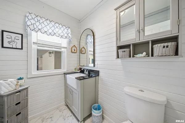 $450,000 | 16103 East Blackfoot Drive, Cuba, IL 61427