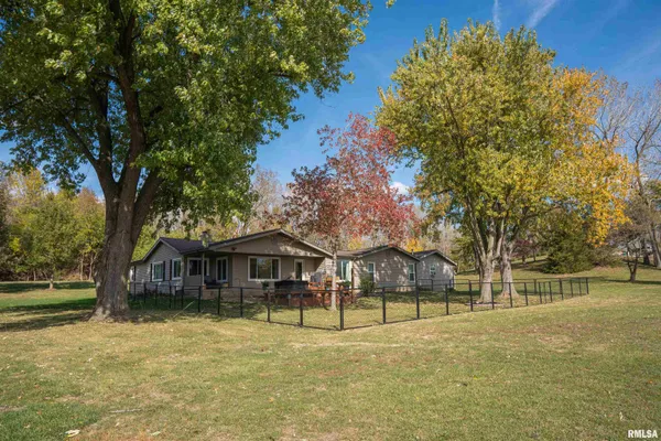 $450,000 | 16103 East Blackfoot Drive, Cuba, IL 61427