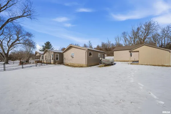 $450,000 | 16103 East Blackfoot Drive, Cuba, IL 61427