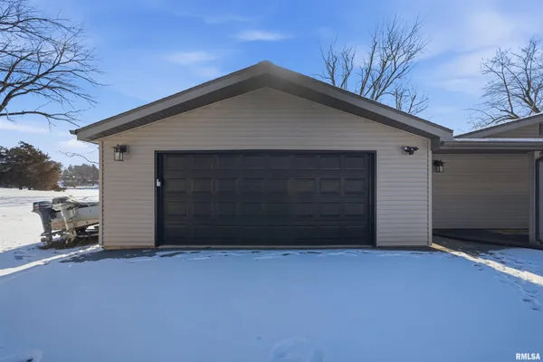 $450,000 | 16103 East Blackfoot Drive, Cuba, IL 61427