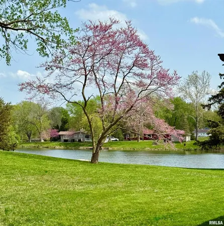 $450,000 | 16103 East Blackfoot Drive, Cuba, IL 61427