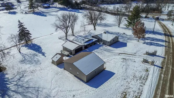 $450,000 | 16103 East Blackfoot Drive, Cuba, IL 61427