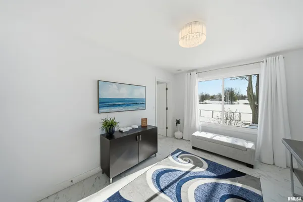 $450,000 | 16103 East Blackfoot Drive, Cuba, IL 61427