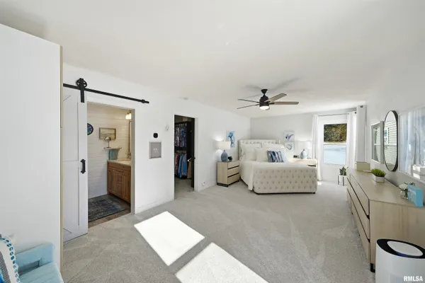 $450,000 | 16103 East Blackfoot Drive, Cuba, IL 61427