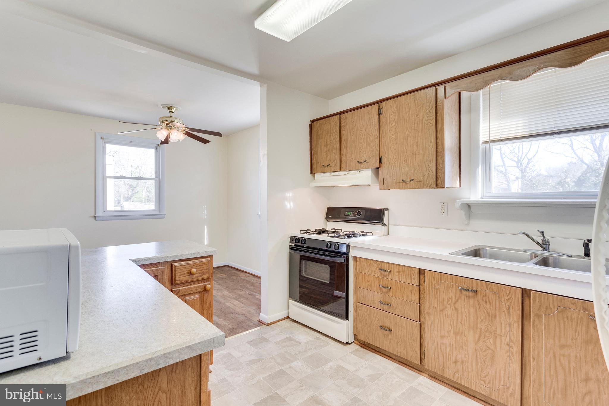 11312 Brandywine Road Clinton, MD 20735 - Photo 14 of 39 kitchen