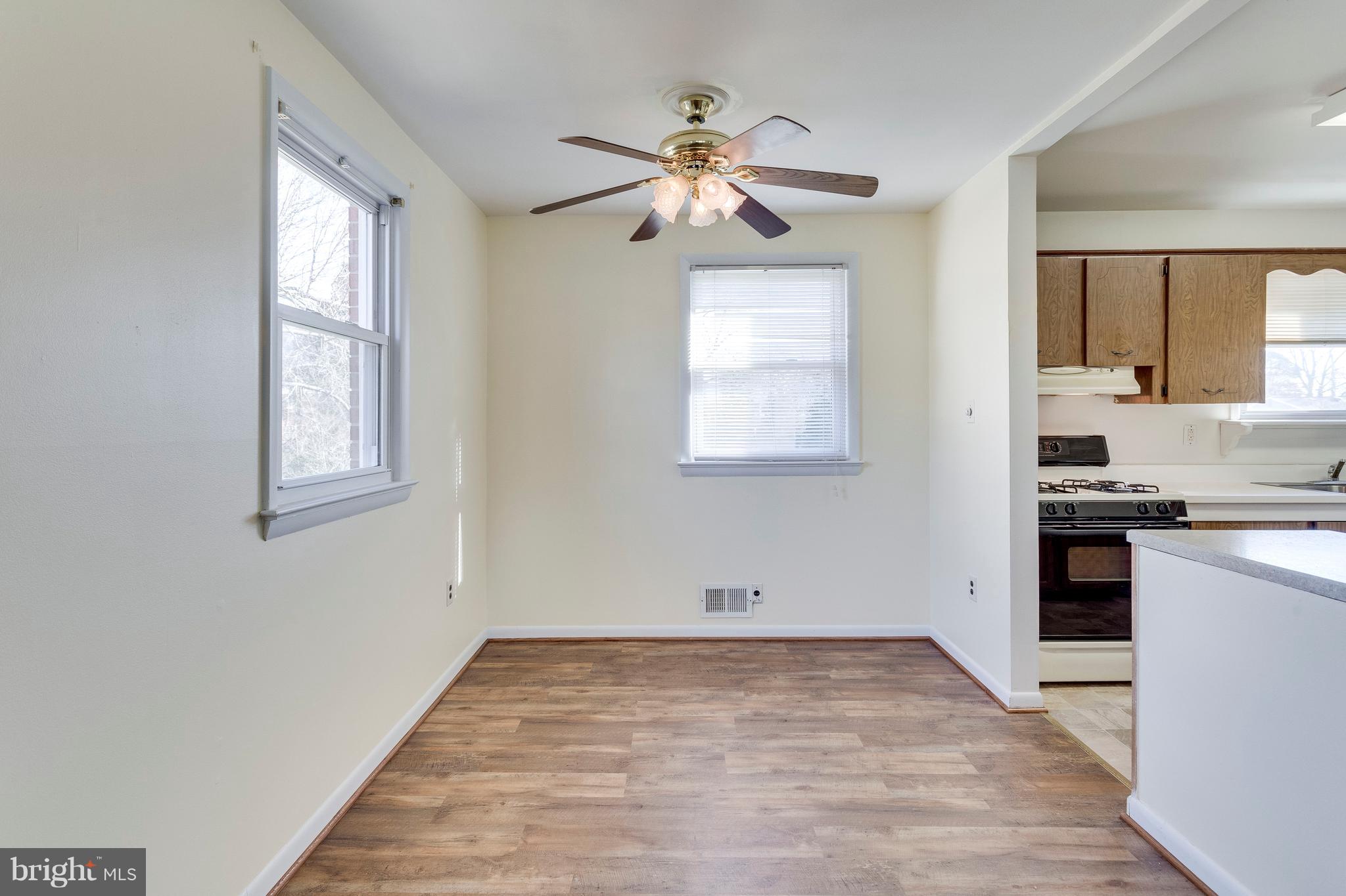11312 Brandywine Road Clinton, MD 20735 - Photo 10 of 39 dining area