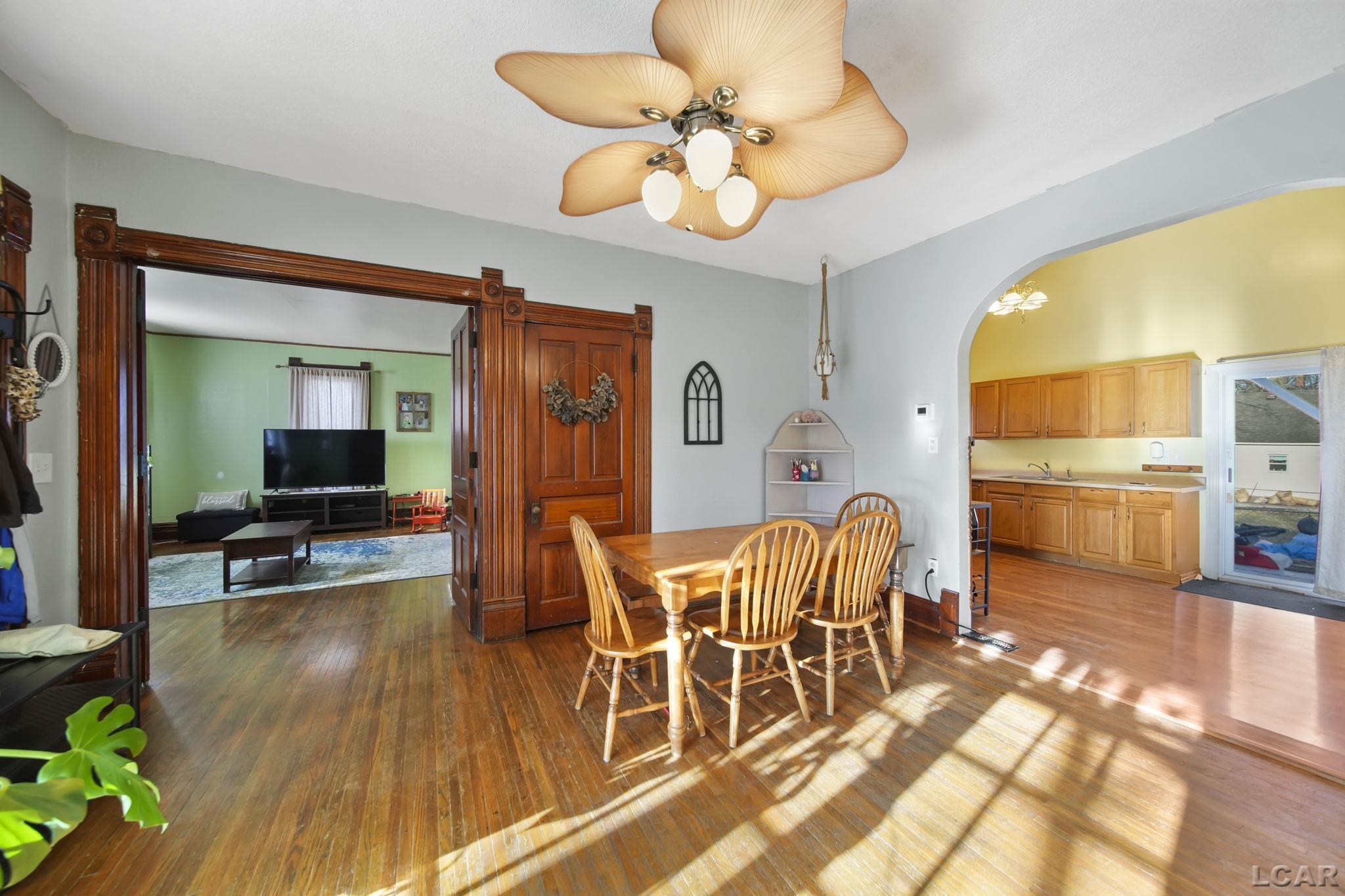 623 North Locust Street Adrian, MI 49221 - Photo 5 of 38 50169647-5883a320-0512-4652-8458-30d4c1054cc0.JPG