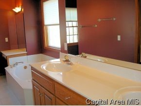 2404 Rosewell Springfield, IL 62711 - Photo 7 of 12