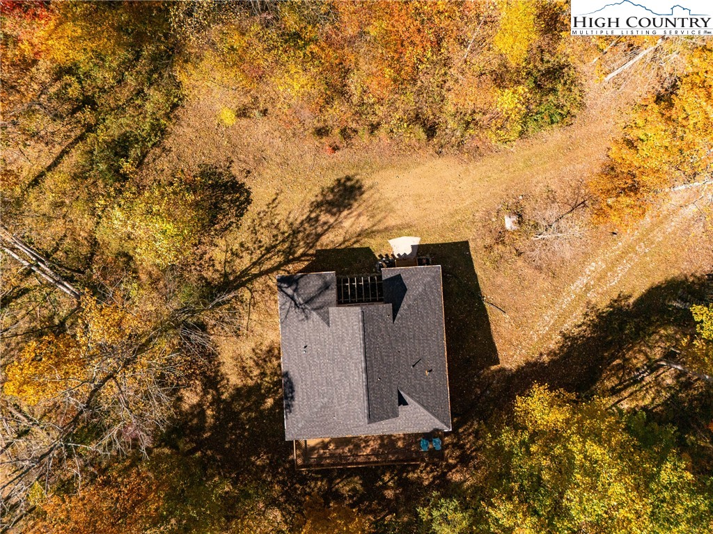 2161 Stone Mountain Road Vilas, NC 28692 - Photo 38 of 50 a view of a pathway both side of building