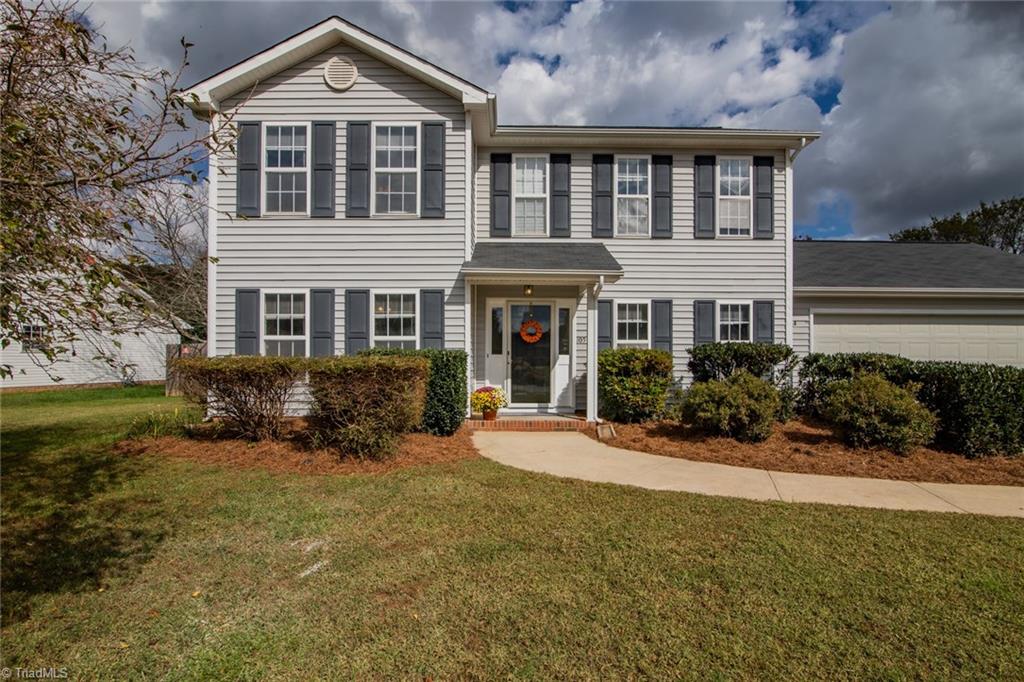 105 Stapleton Way High Point, NC 27265 - Photo 1 of 22 Welcome to 105 Stapleton way!