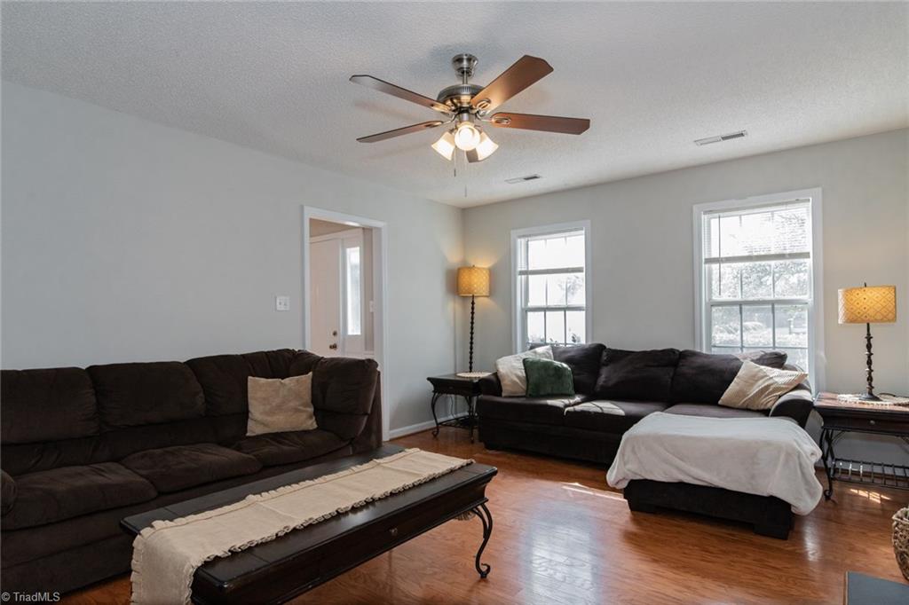105 Stapleton Way High Point, NC 27265 - Photo 13 of 22 Living room