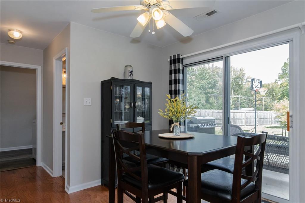 105 Stapleton Way High Point, NC 27265 - Photo 7 of 22 Eat in kitchen area