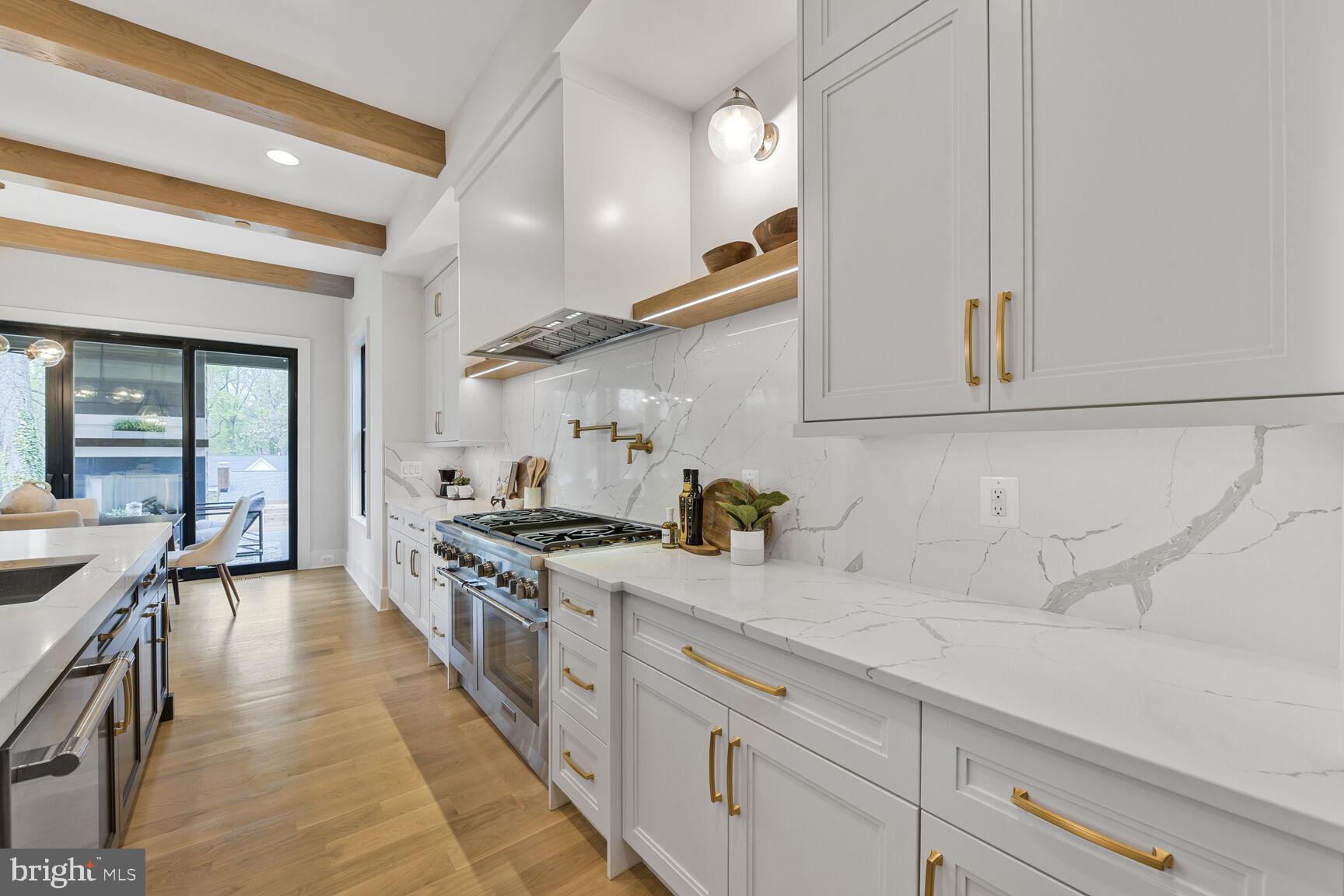 6820 Marbury Road Bethesda, MD 20817 - Photo 20 of 84 Under Cabinet LED Lighting