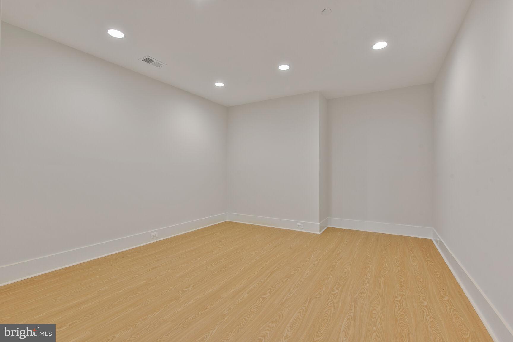 6820 Marbury Road Bethesda, MD 20817 - Photo 70 of 84 Gallery Image 70