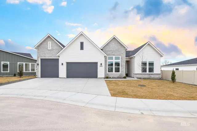 $689,000 | 3675 North San Carlos Way, Star, ID 83669