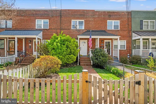 $799,900 | 509 East Windsor Avenue, Unit A, Alexandria, VA 22301