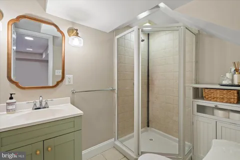 $799,900 | 509 East Windsor Avenue, Unit A, Alexandria, VA 22301