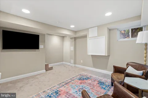 $799,900 | 509 East Windsor Avenue, Unit A, Alexandria, VA 22301