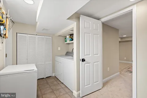 $799,900 | 509 East Windsor Avenue, Unit A, Alexandria, VA 22301