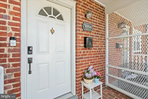$799,900 | 509 East Windsor Avenue, Unit A, Alexandria, VA 22301