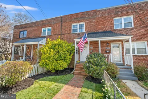 $799,900 | 509 East Windsor Avenue, Unit A, Alexandria, VA 22301