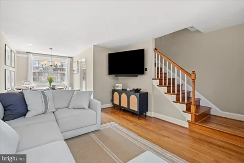 $799,900 | 509 East Windsor Avenue, Unit A, Alexandria, VA 22301