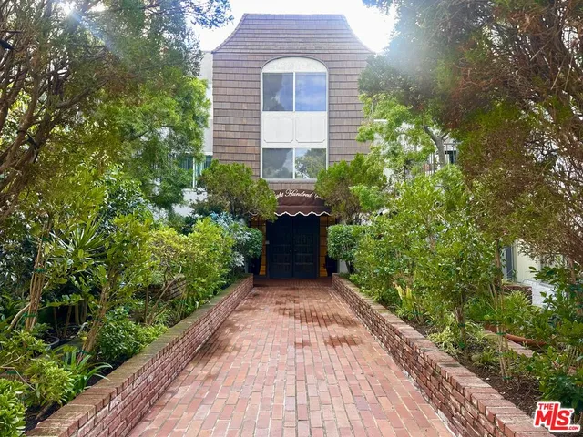 $3,000 | 5870 Green Valley Circle, Unit 121, Culver City, CA 90230