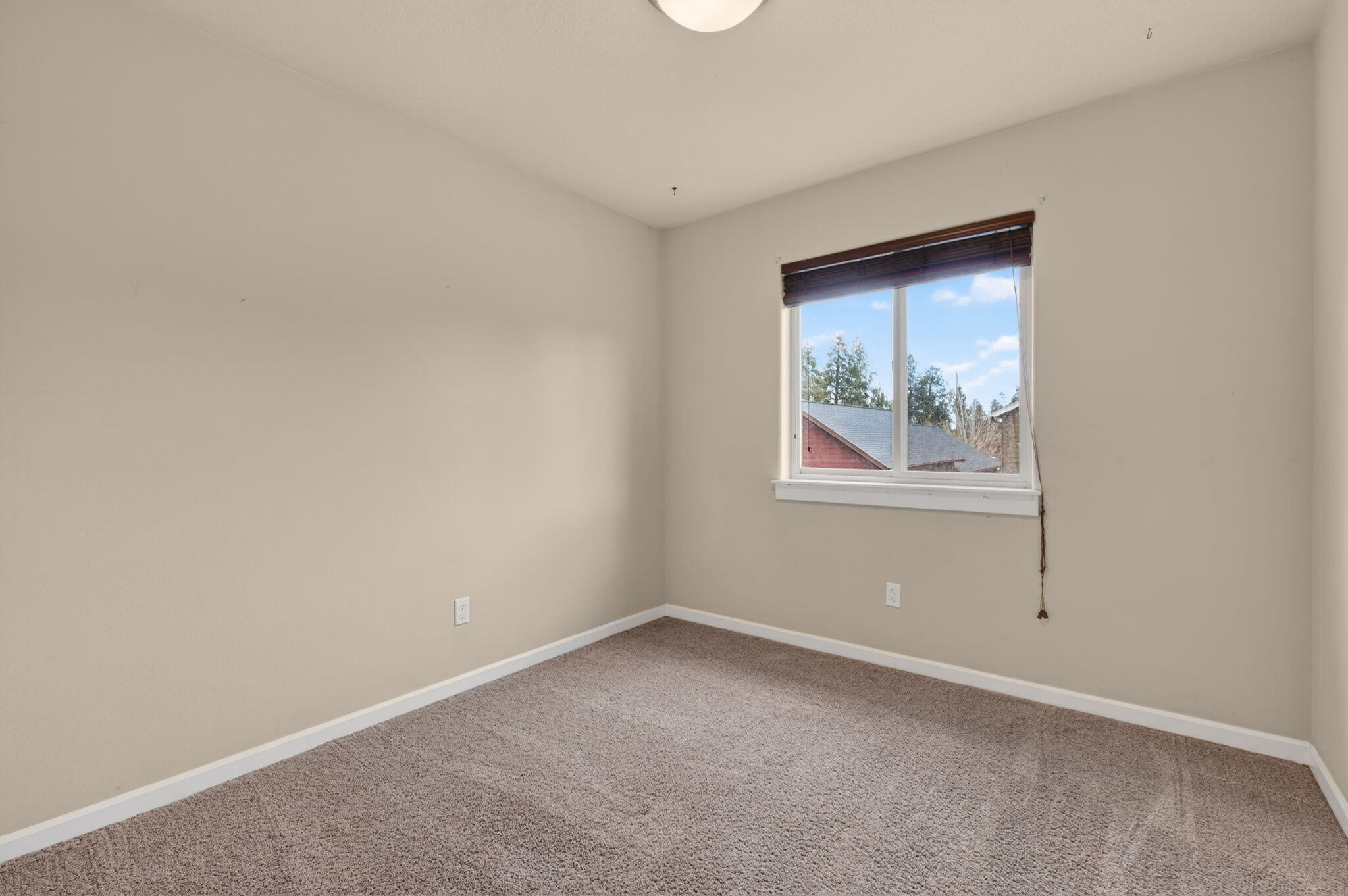 20252 Badger Road Bend, OR 97702 - Photo 23 of 36 20252-Badger-Rd-Bend-OR-97702-102