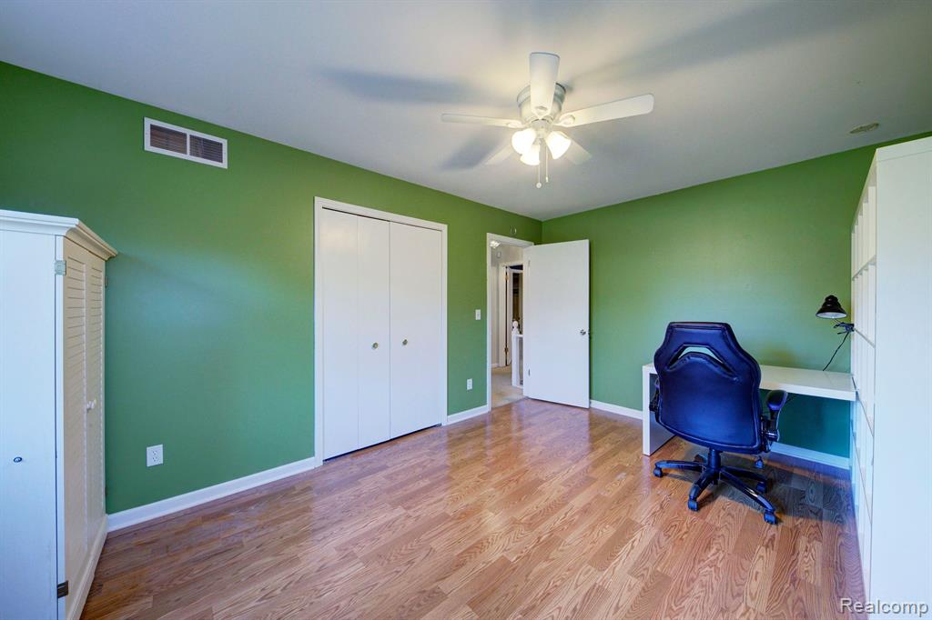 4240 Timberview Drive Howell, MI 48843 - Photo 16 of 31 Gallery Image 16