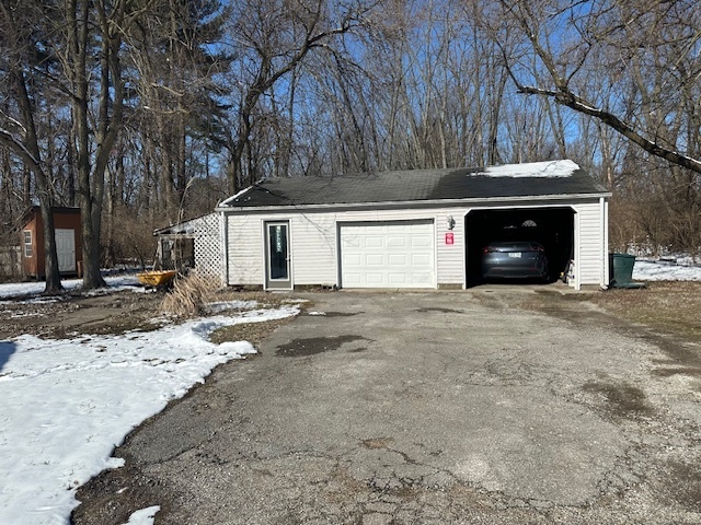 5526 Powell Road Indianapolis, IN 46221 - Photo 3 of 16 Gallery Image 3
