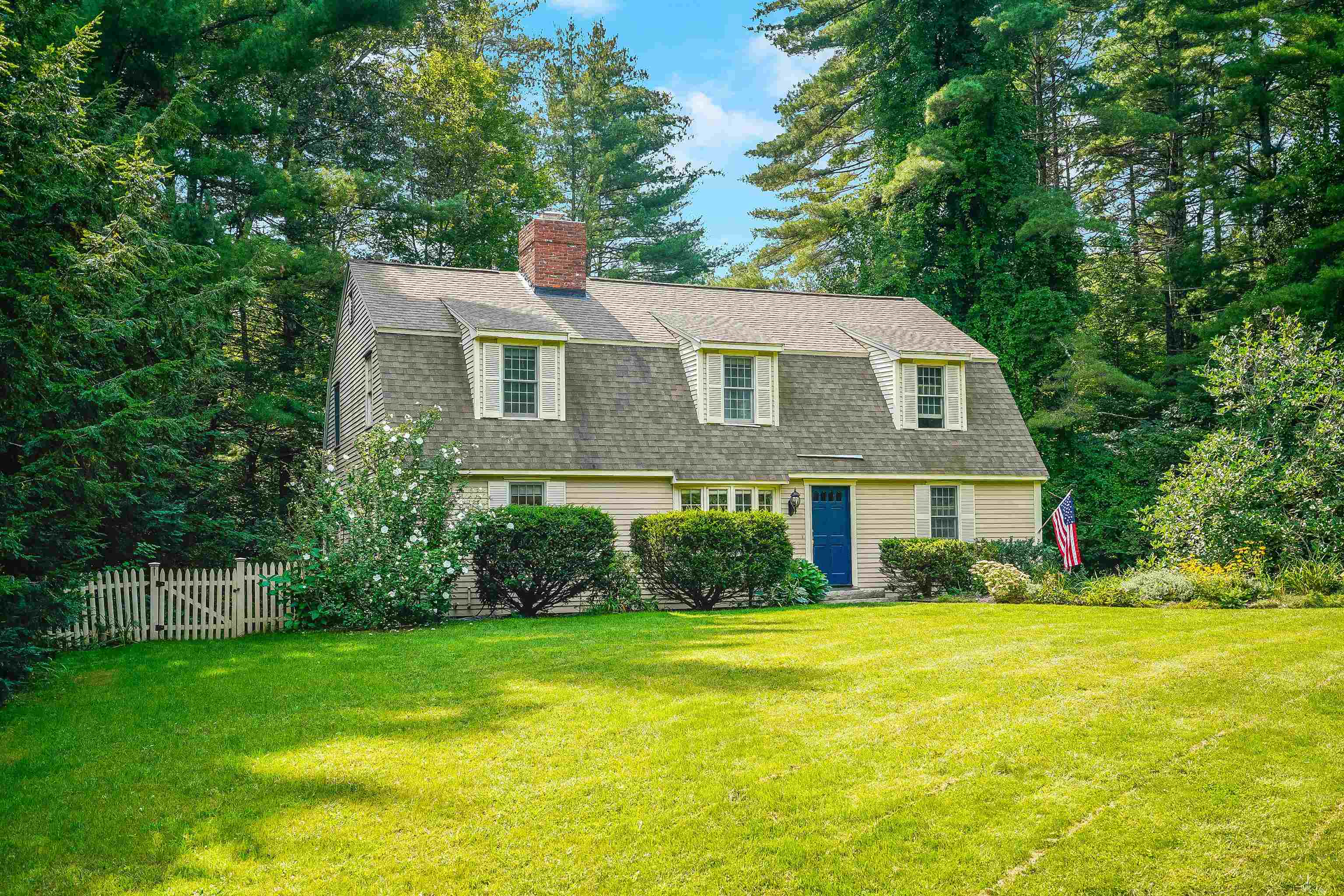 1 Thatcher Drive Amherst, NH 03031 - Photo 2 of 40