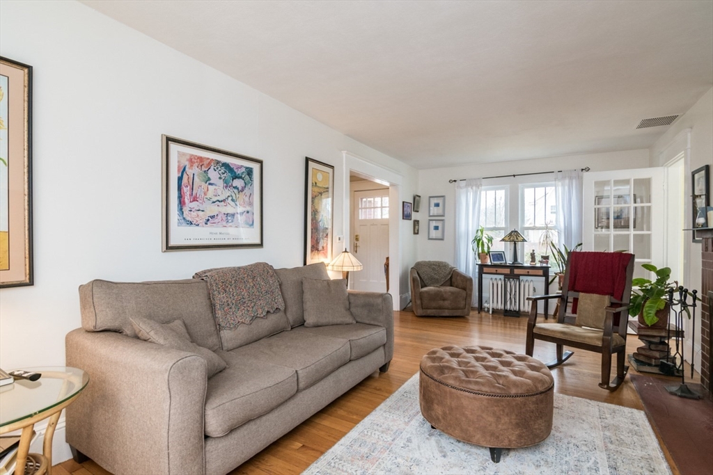 69 Belvidere Street Springfield, MA 01108 - Photo 15 of 41