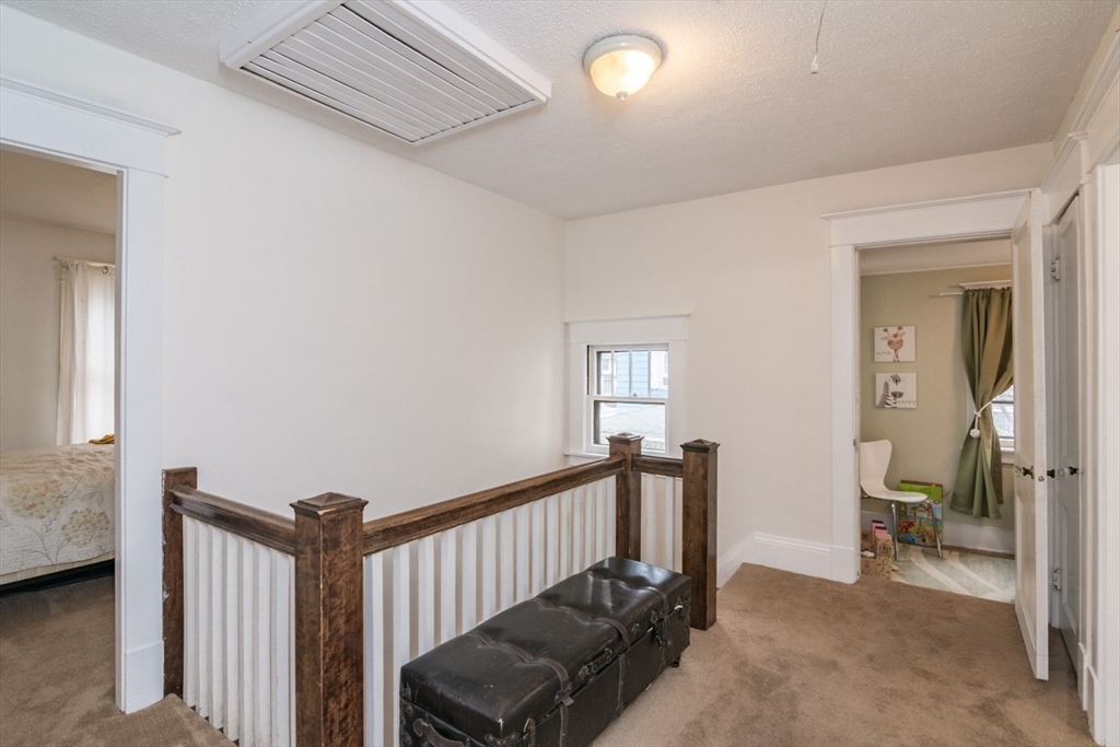 69 Belvidere Street Springfield, MA 01108 - Photo 18 of 41