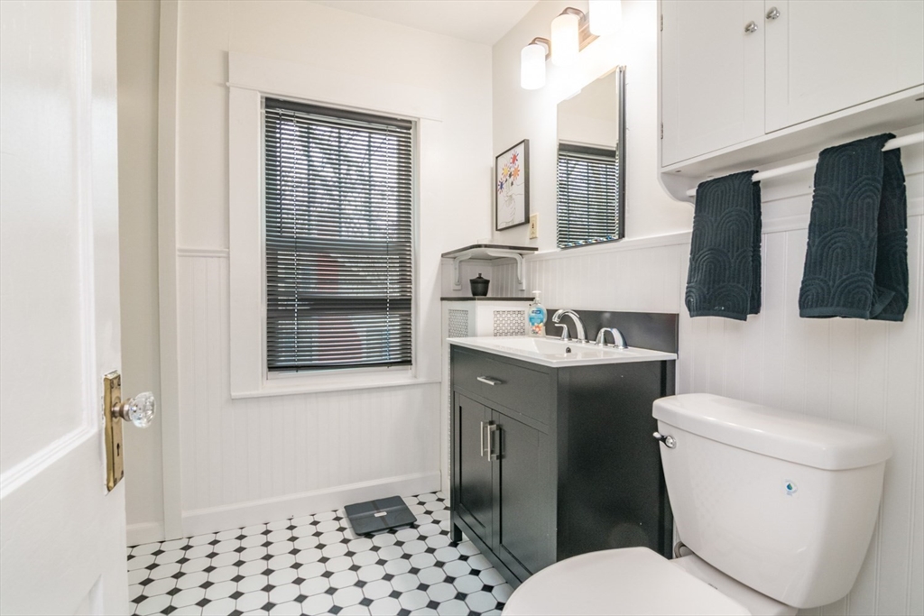 69 Belvidere Street Springfield, MA 01108 - Photo 27 of 41