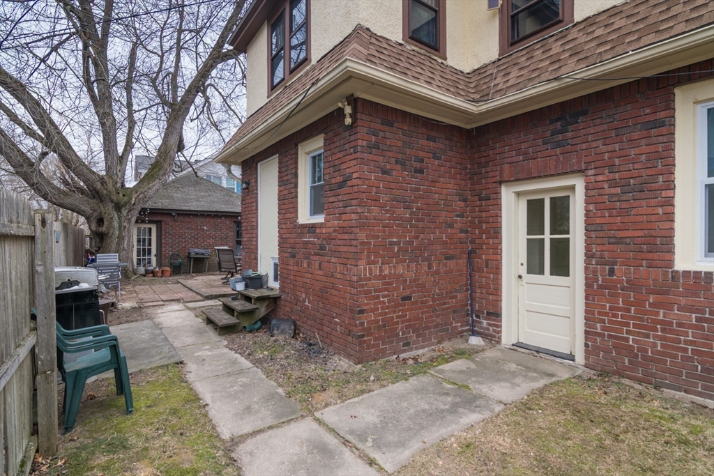 69 Belvidere Street Springfield, MA 01108 - Photo 32 of 41