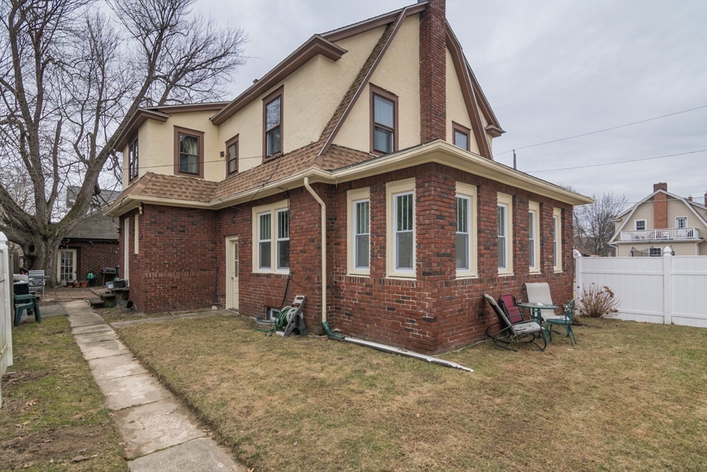 69 Belvidere Street Springfield, MA 01108 - Photo 34 of 41