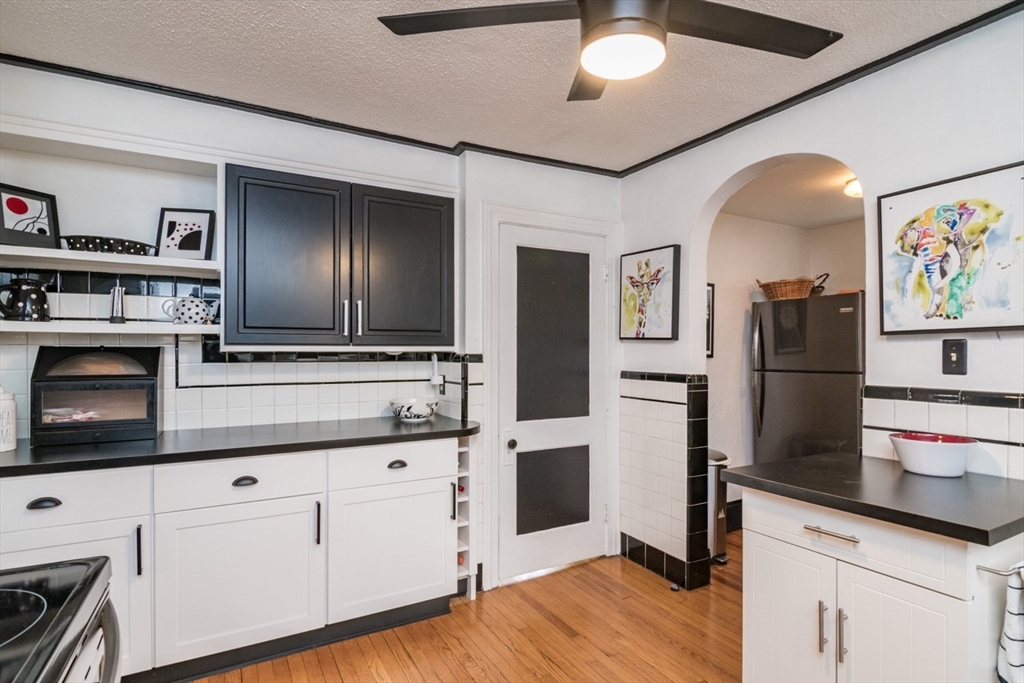 69 Belvidere Street Springfield, MA 01108 - Photo 5 of 41