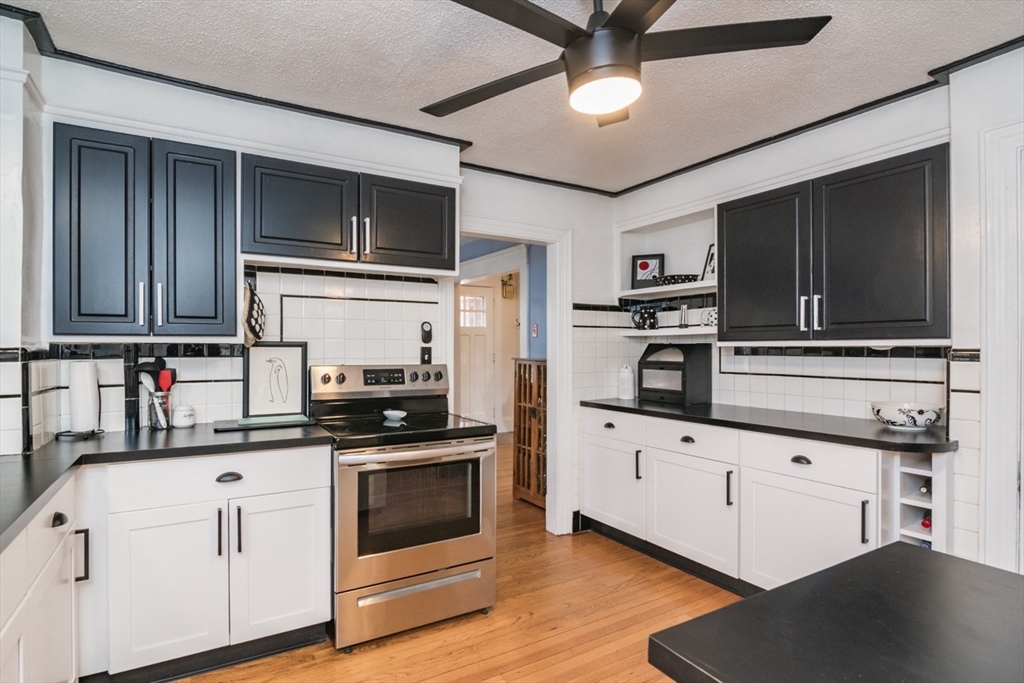 69 Belvidere Street Springfield, MA 01108 - Photo 6 of 41