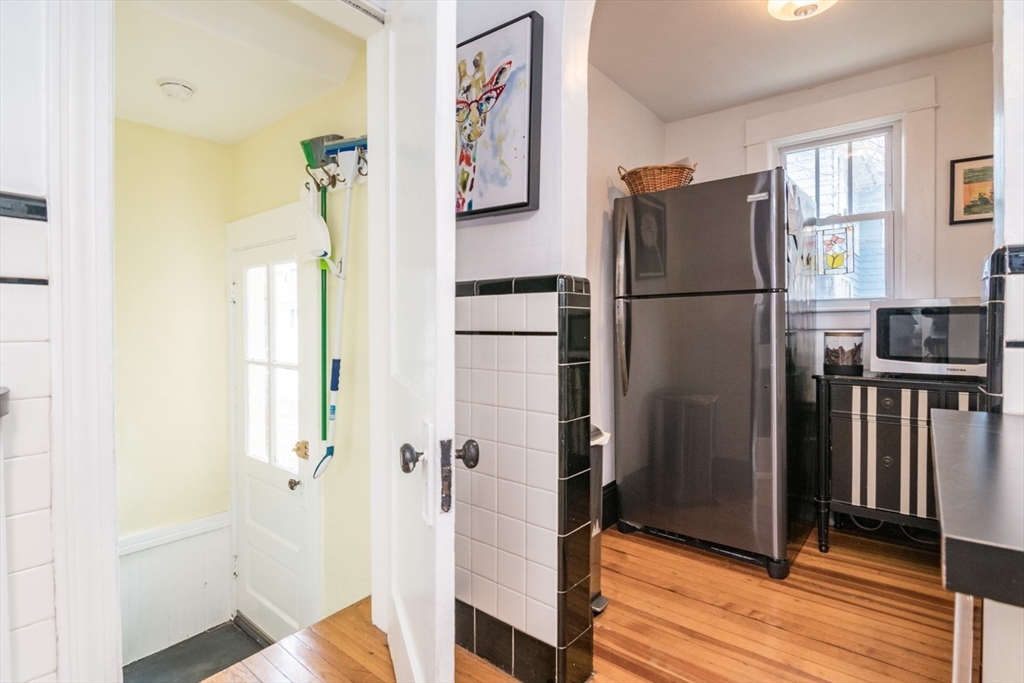 69 Belvidere Street Springfield, MA 01108 - Photo 9 of 41