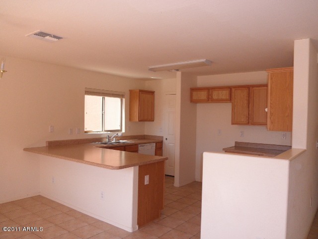 6495 East Refuge Road Florence, AZ 85132 - Photo 8 of 15 kitchen