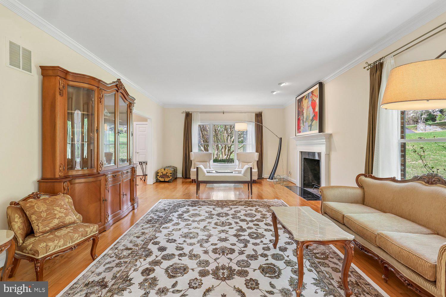 12321 Rivers Edge Drive Potomac, MD 20854 - Photo 17 of 103 Living Room