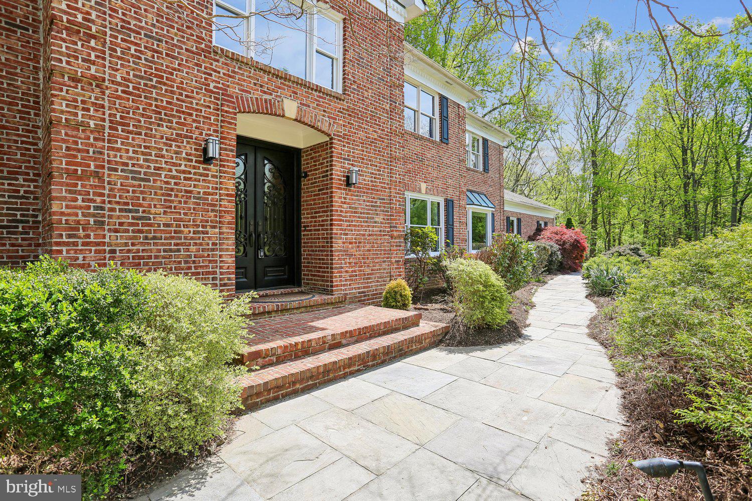 12321 Rivers Edge Drive Potomac, MD 20854 - Photo 4 of 103 Front Walk