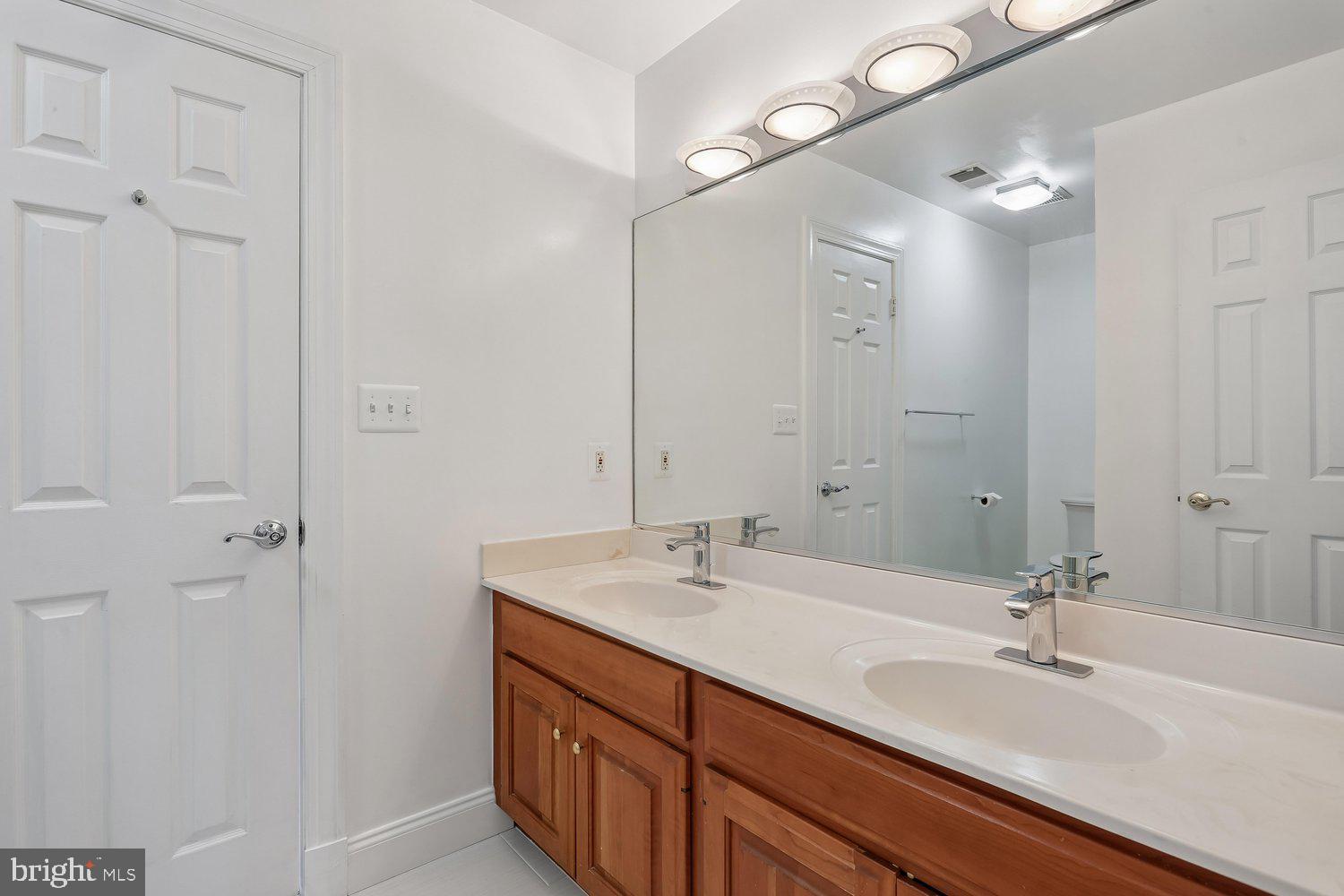 12321 Rivers Edge Drive Potomac, MD 20854 - Photo 57 of 103 Bath - Jack and Jill